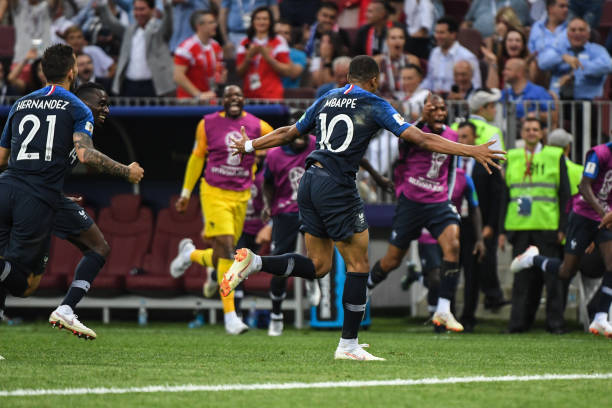 色学校为何 色学校为何